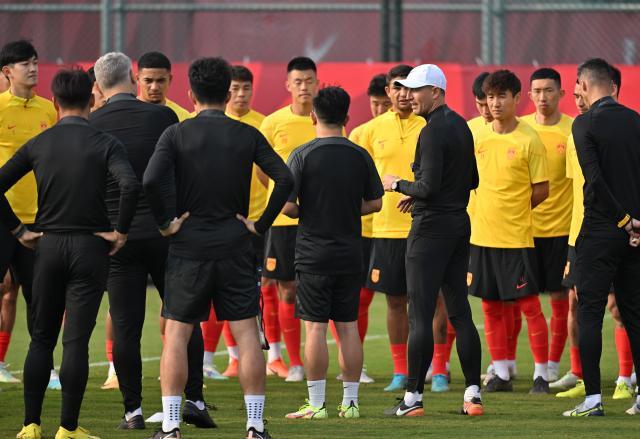 开云体育下载-世预赛单场报名恢复23人 单场换人5人次保持不变